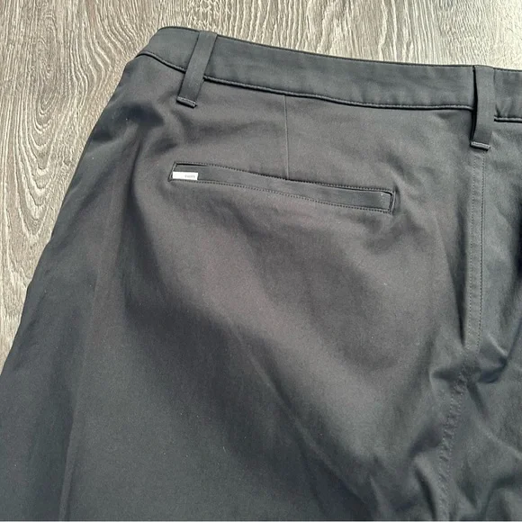 Vuori Men's meta athletic slim fit Pants